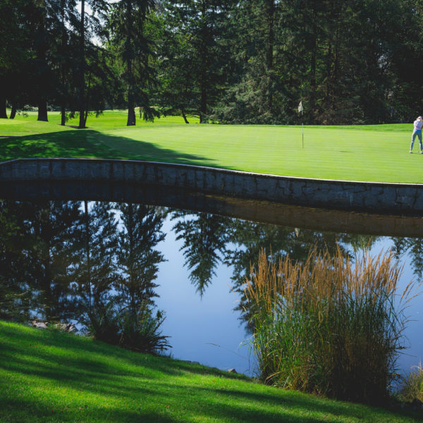 The Vancouver Golf Club, just steps away from your home.